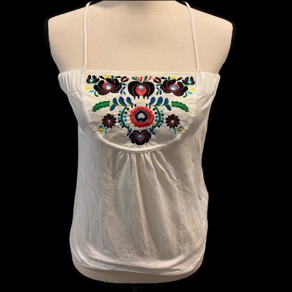 Zara Tops - Zara Embroidered White Top